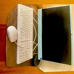 HP 21 all in one PC intel pentium silver J5040 quad core processor